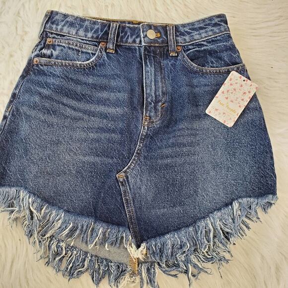 NWT Free People Size 24 Bailey Frayed Denim Skirt - Picture 2 of 9